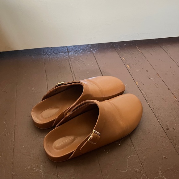 Beatrice Valenzuela Cajeta Clog - Picture 3 of 6